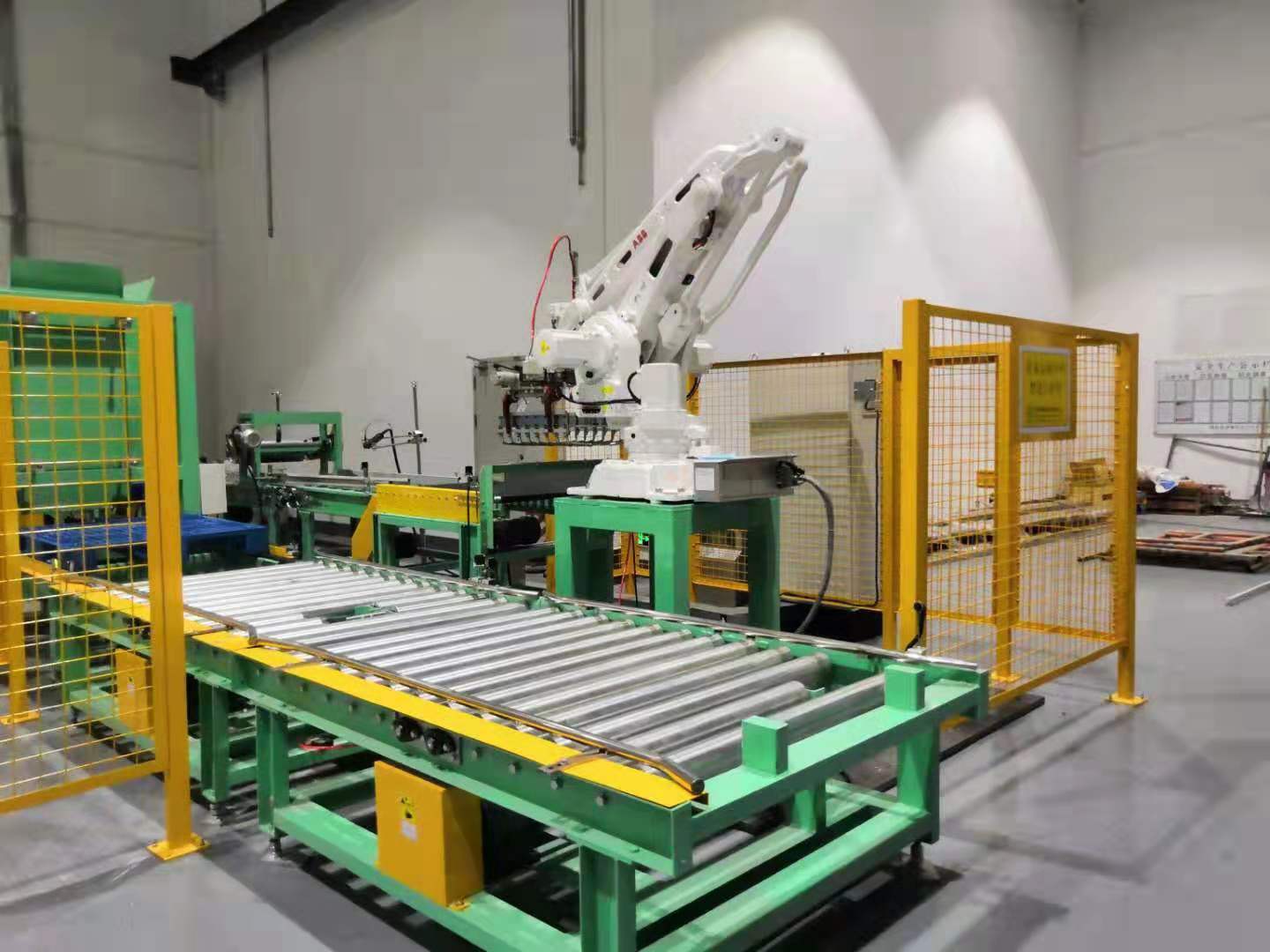 Palletizer, layer palletizer & articulated arm robot for all sectors